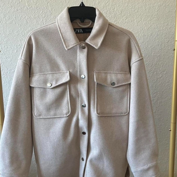 Zara Tops - Zara cream coloured shacket. Sz xs oversized fit excellent condition.